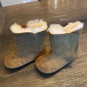 Size 4/5 Baby Ugg Boots